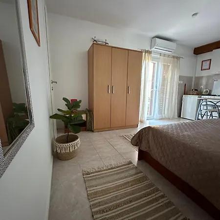 Apartment Way *